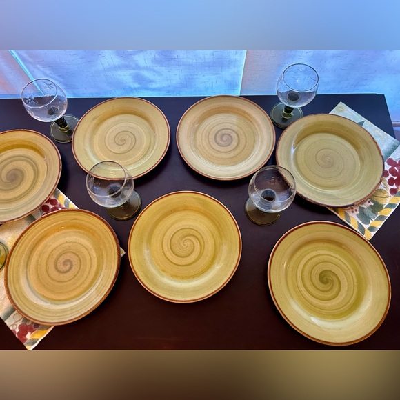 Set of 7 Thomson Pottery plates. - Picture 7 of 12